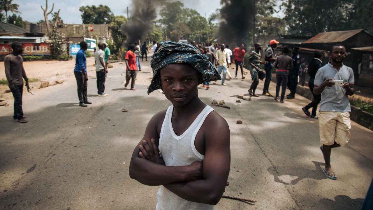 Протестующие в ДР Конго разгромили центр для больных Эболой