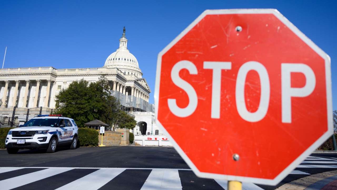 Конгресс США на очередном заседании не прекратил «шатдаун»