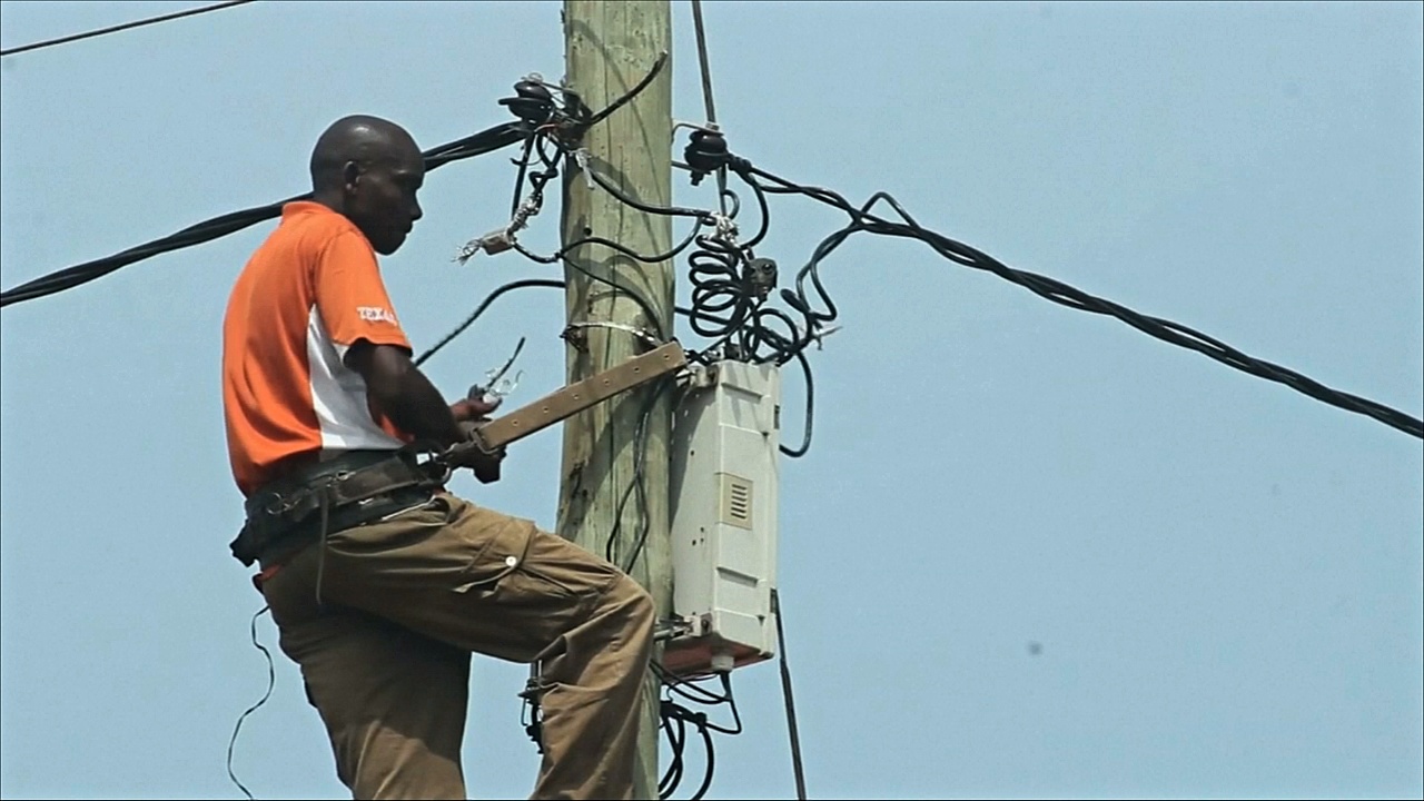 В Либерии массово отключают нелегальных пользователей электросети