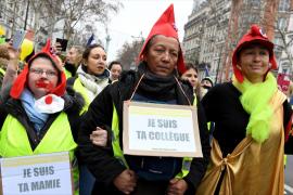 Французские «жёлтые жилеты» снова протестуют