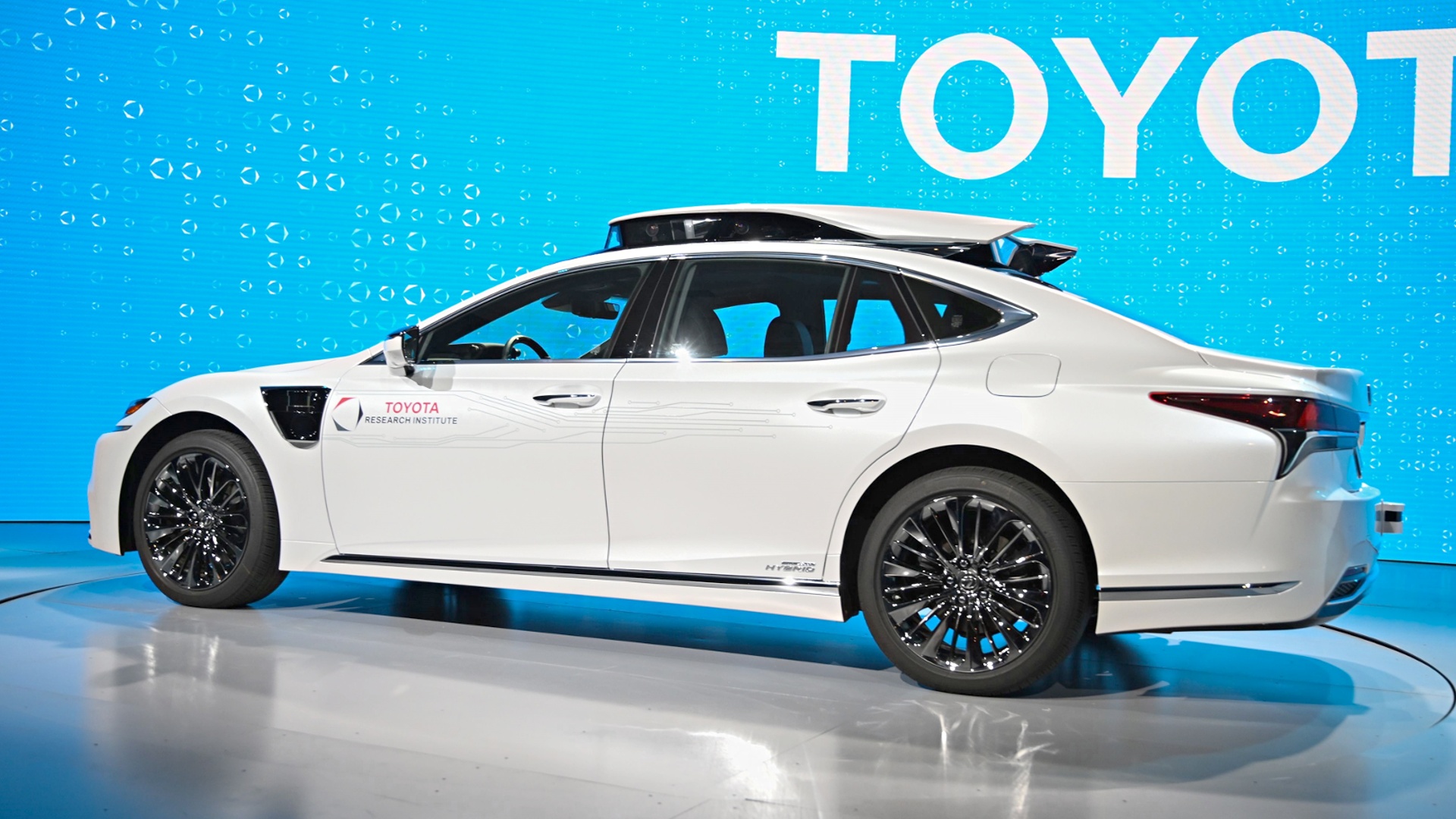 Выставка CES-2019: беспилотные технологии Toyota и «ходячее» авто Hyundai