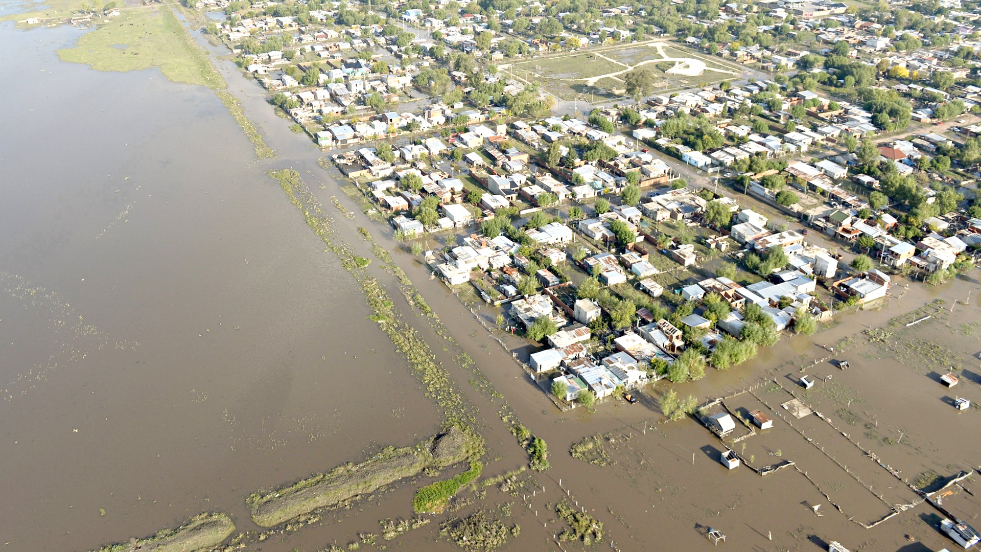 Удар по экономике: на севере Аргентины затопило 300 000 гектаров сельхозугодий