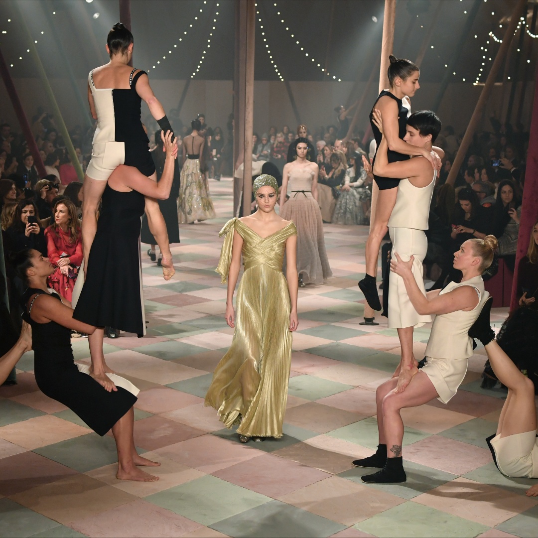 Моду в цирке показал дом Dior
