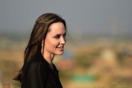 Анджелина Джоли посетила лагерь беженцев-рохинджа в Бангладеш