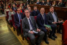 Суд над каталонскими политиками: сотни барселонцев вышли с протестом