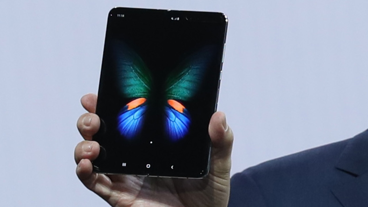 Samsung представил сгибающийся телефон для сети 5G стоимостью около $2000