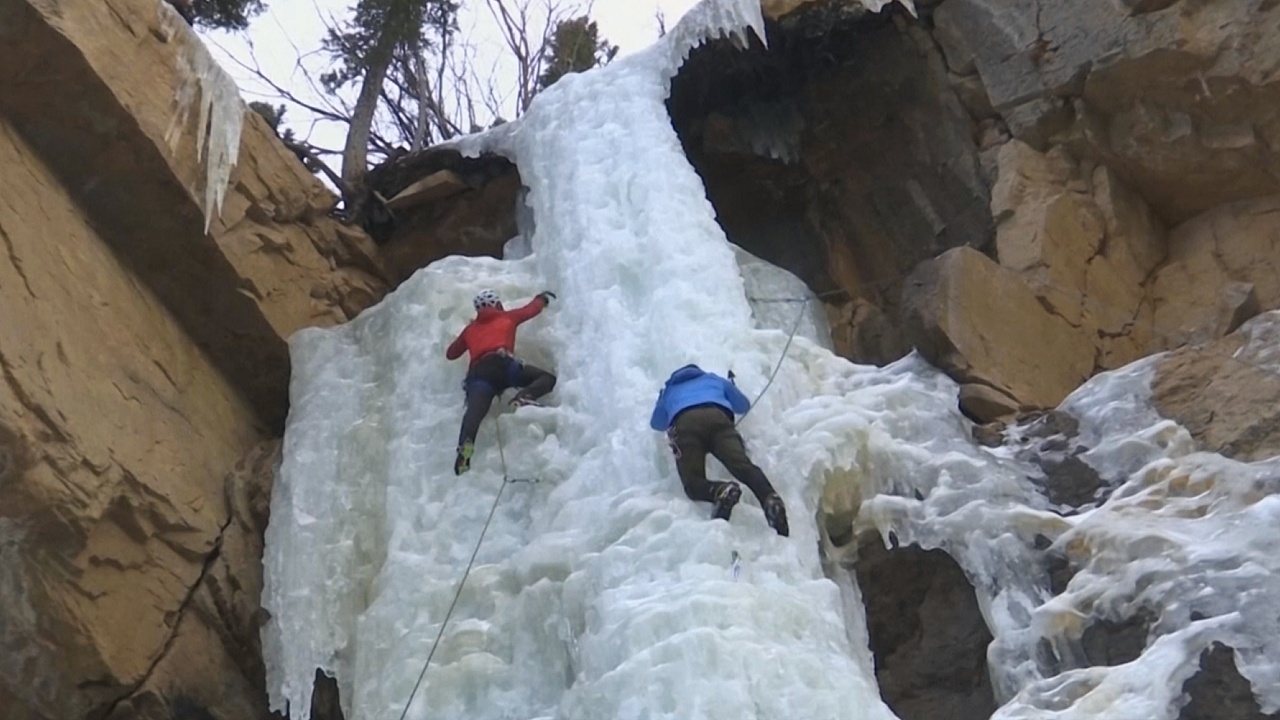 Американские альпинисты начинают увлекаться ледолазанием