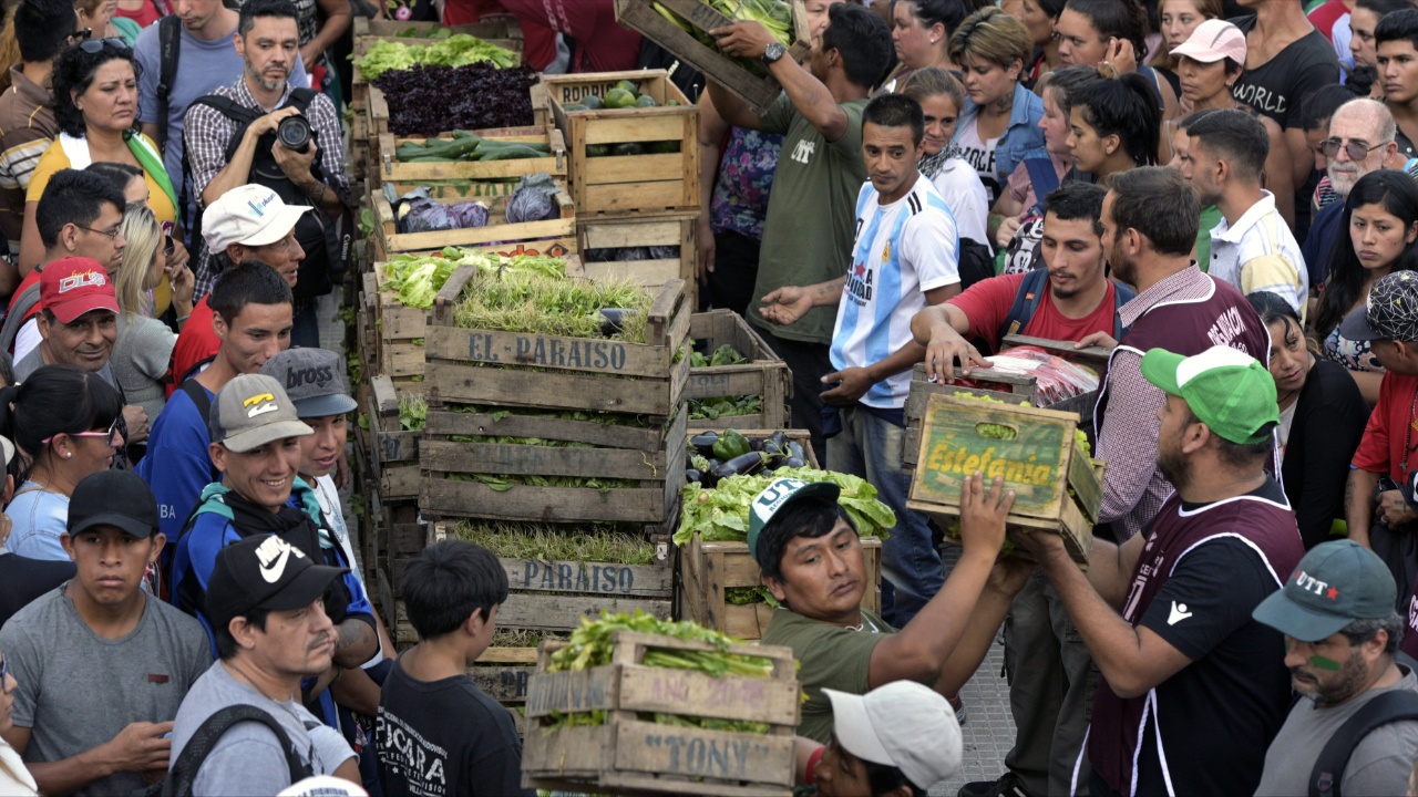 Аргентинские фермеры бесплатно раздавали овощи в знак протеста