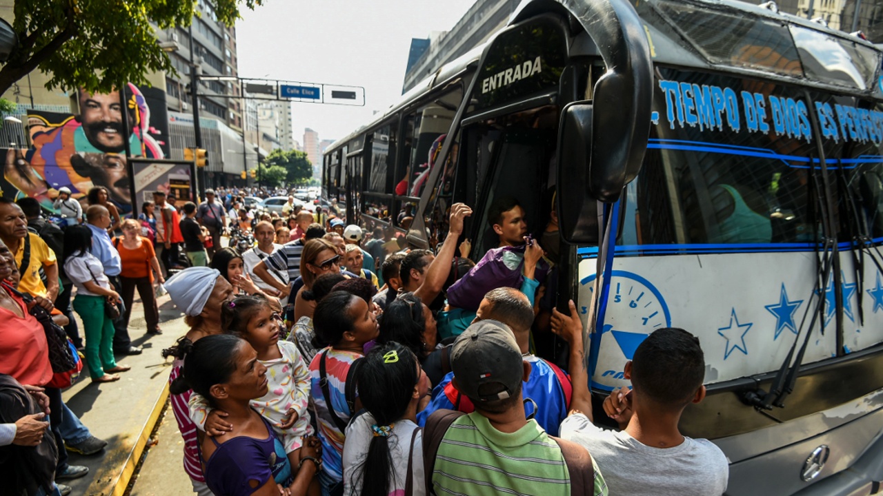 Венесуэльцев напугало новое масштабное отключение электричества