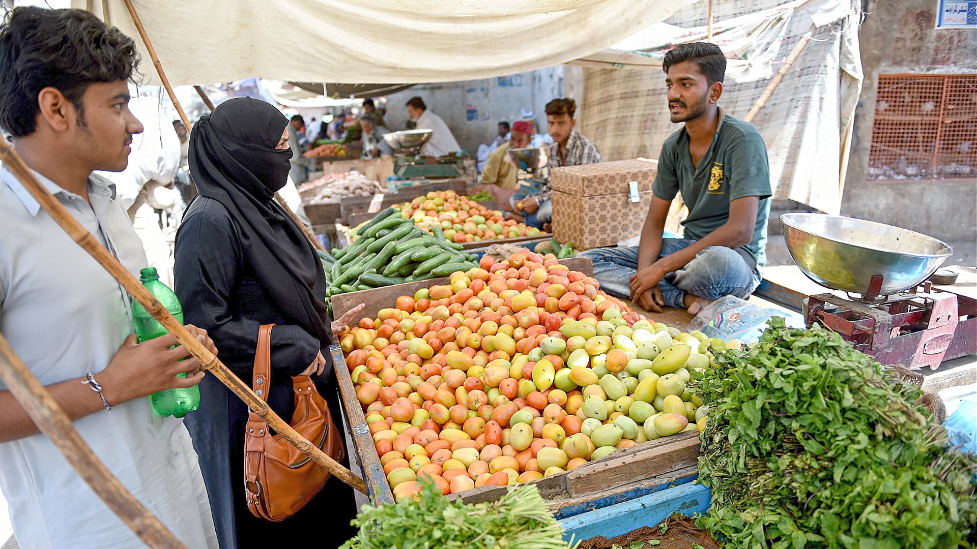В Пакистане нарастает недовольство ценами и инфляцией