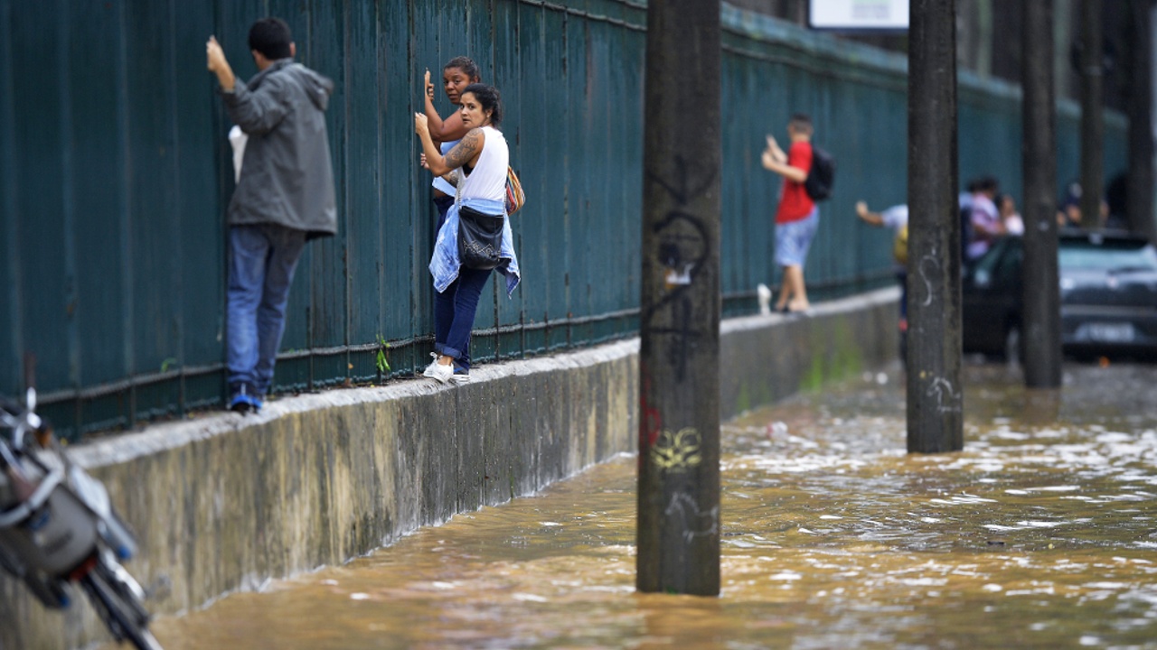 Три месячных нормы дождя за 4 часа: последствия страшного ливня в Рио-де-Жанейро
