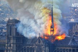 Пожар в соборе Парижской Богоматери: люди поют «Аве Мария»