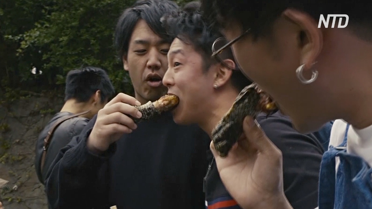 Крокодильи лапки и бургеры с кенгурятиной: в Японии прошёл фестиваль экзотической еды
