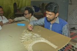 В Индии стараются сохранить древнее искусство вышивки зардози