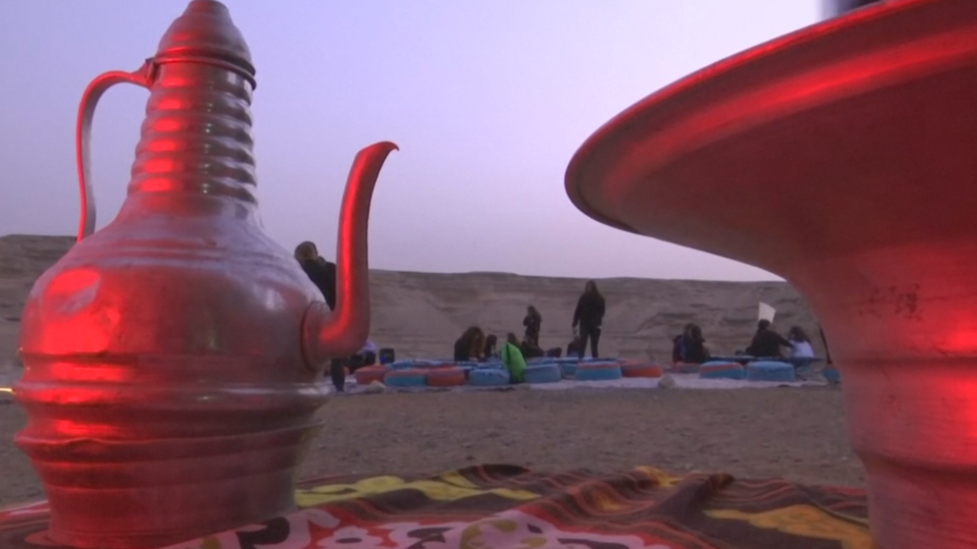 Кинотеатр в пустыне: египтяне наслаждаются фильмами и природой