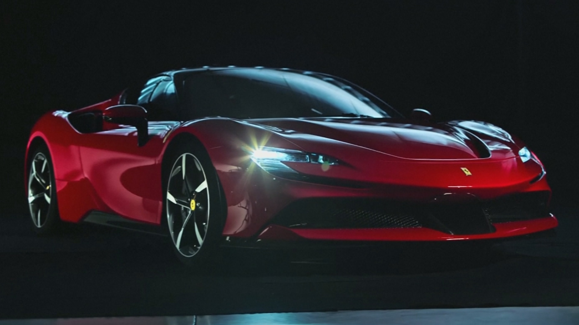 Ferrari представила новый серийный гибрид SF90 Stradale