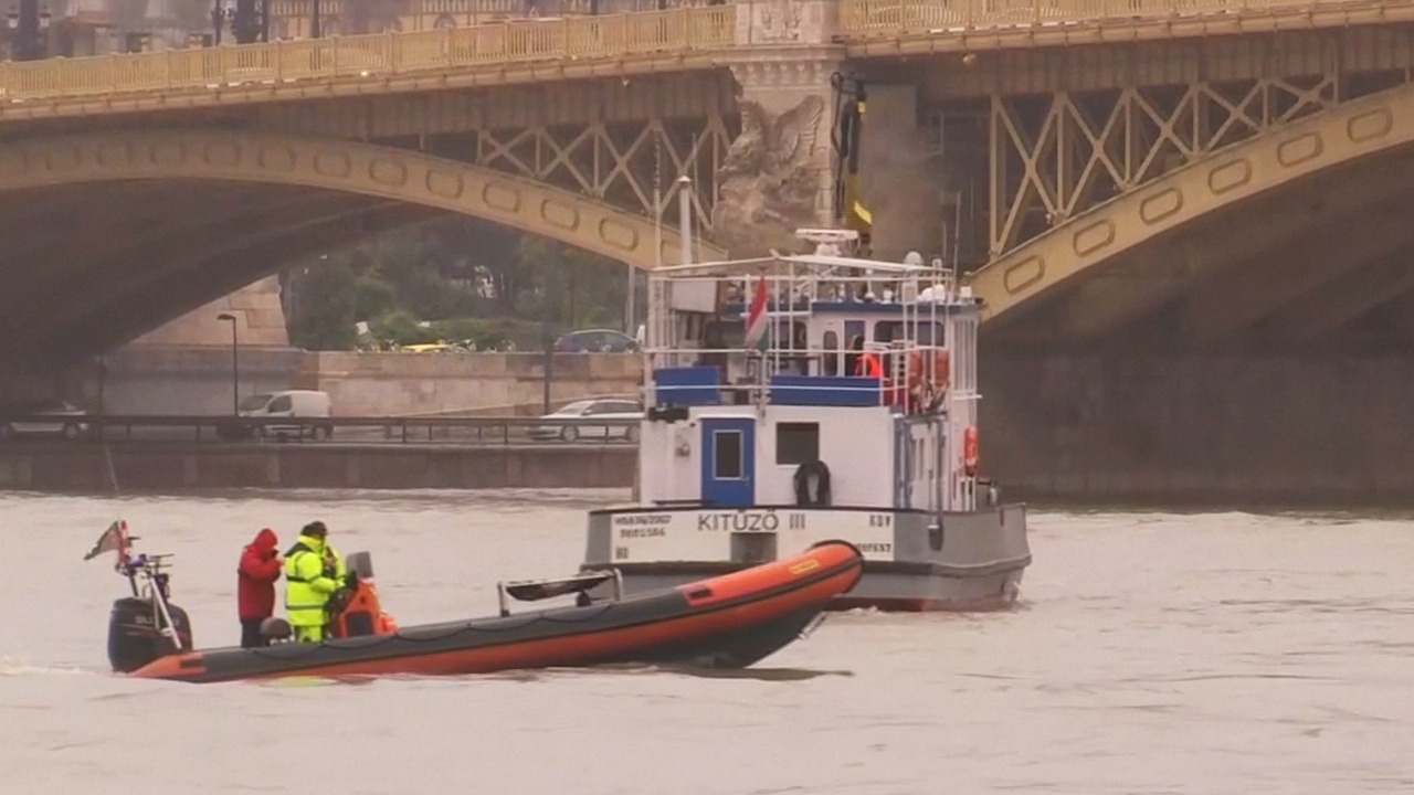 Водолазы извлекли из Дуная тела ещё двоих туристов