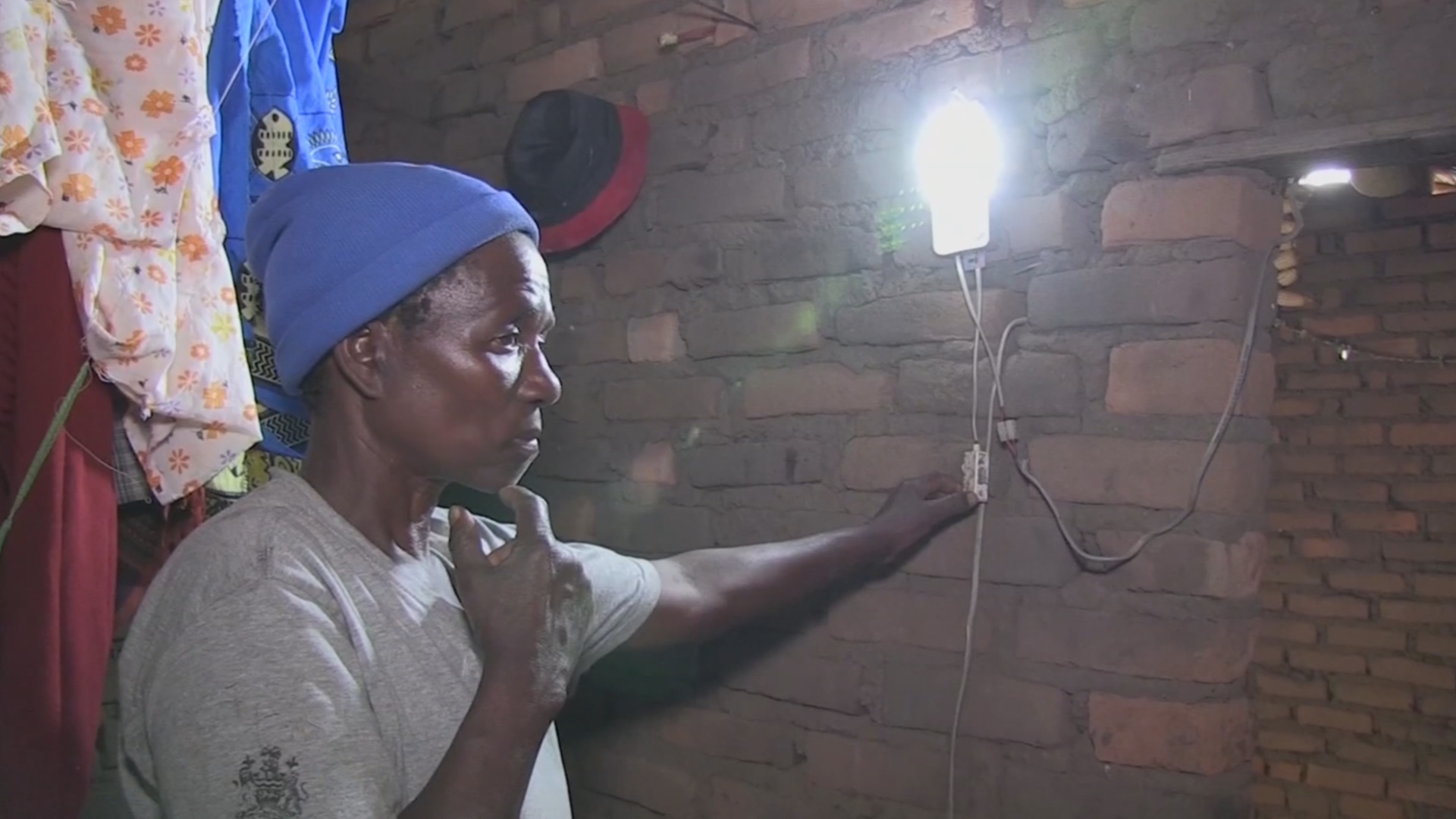 В деревнях Малави зажигается свет благодаря «солнечным мамам»