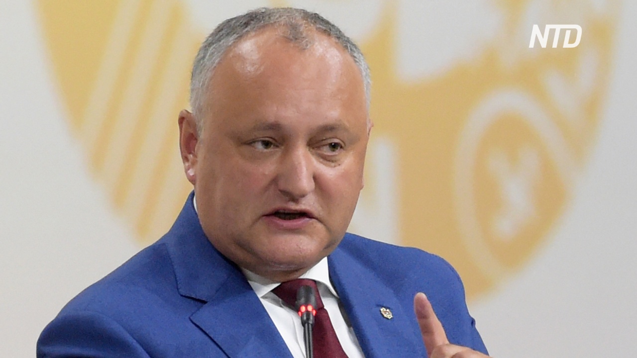 Суд отстранил от должности президента Молдовы