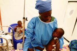 Эбола добралась до Уганды: выявлен первый случай заболевания
