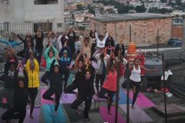 Островок спокойствия в трущобах Сан-Паулу – бесплатная йога