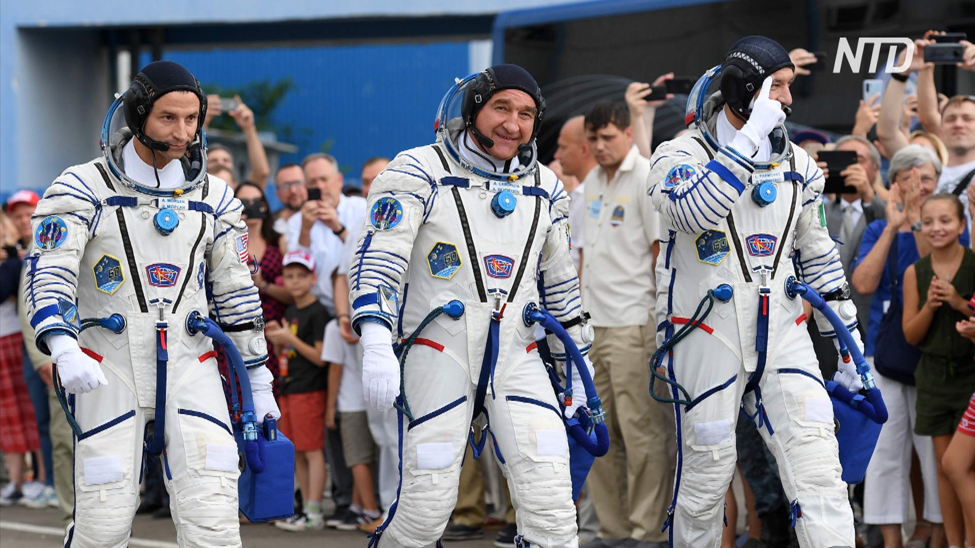 Экипаж, стартовавший в день 50-летия первой высадки на Луну, перешёл на МКС