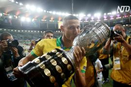 Бразильцы приветствуют победу национальной сборной в Кубке Америки