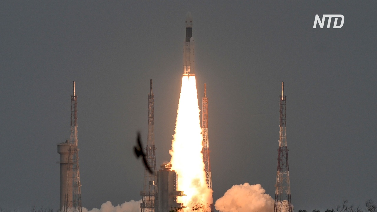 Индия успешно запустила к Луне спускаемый аппарат