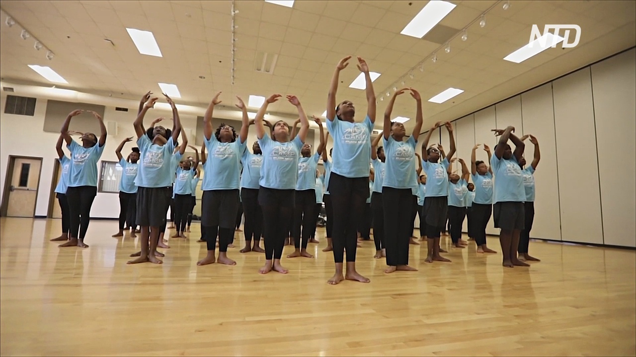 Танцевальный лагерь в США помогает детям найти себя