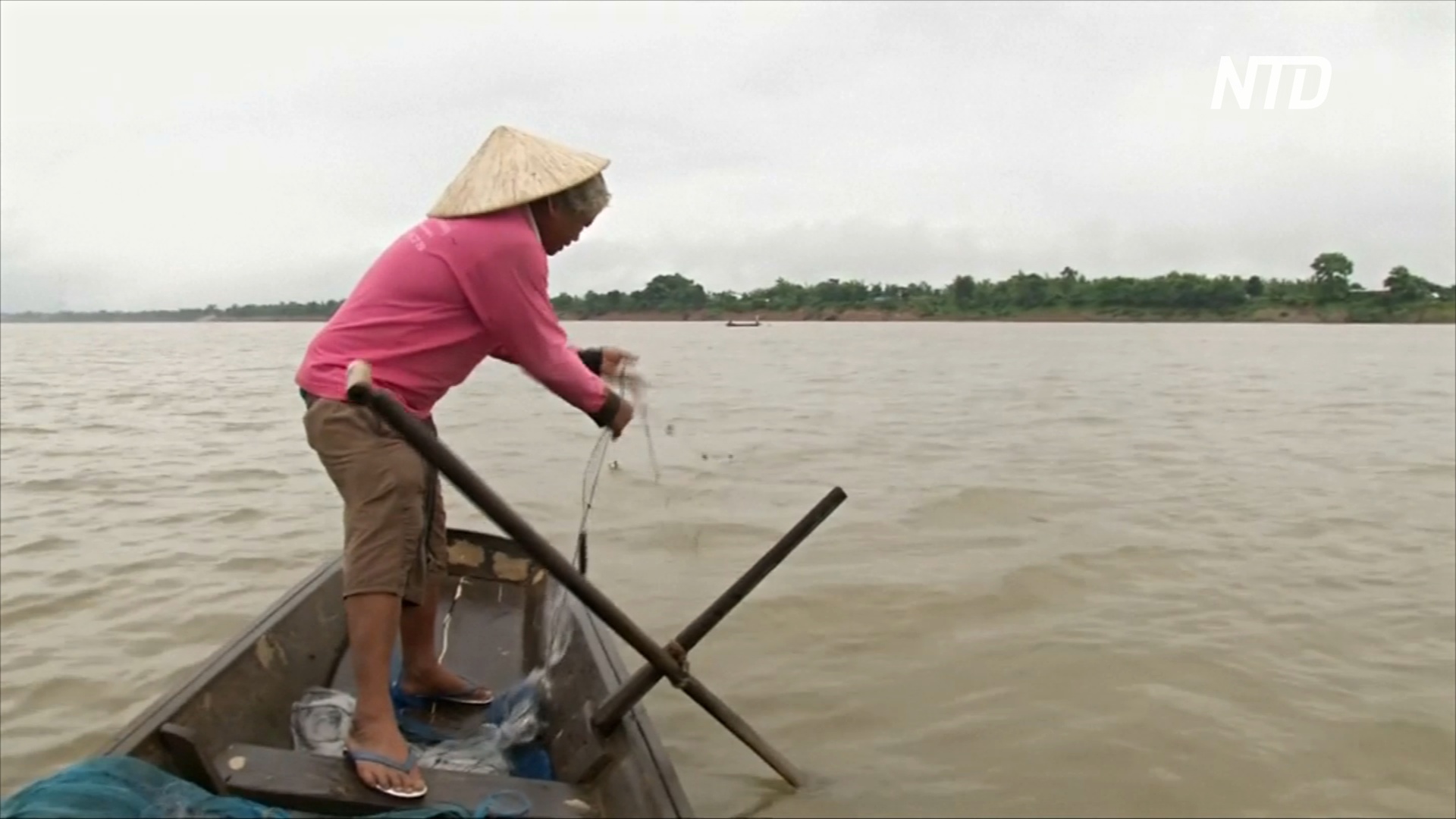Тайские рыбаки на реке Меконг жалуются на скудный улов и подозревают китайские дамбы