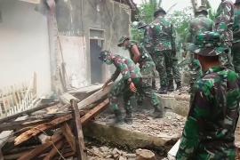 В Индонезии оценивают ущерб после сильного землетрясения
