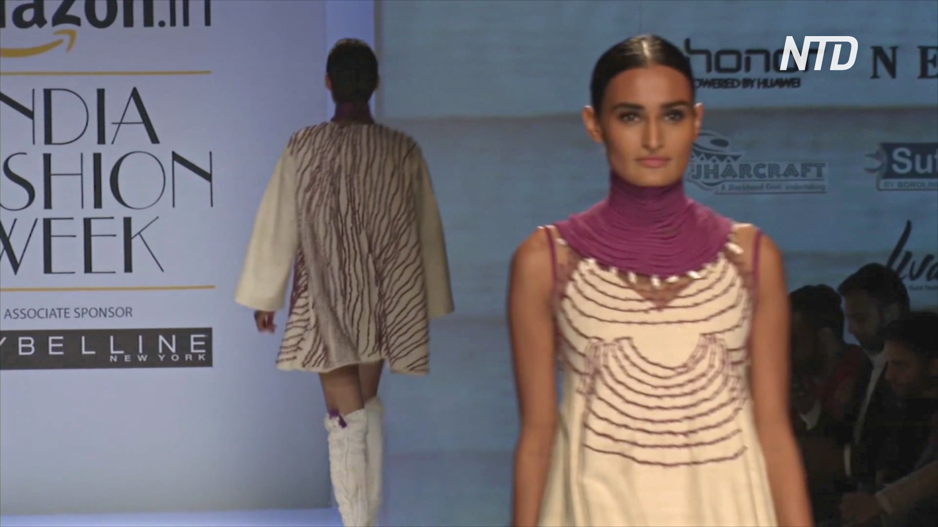 Индийские дизайнеры поддерживают местных ткачих