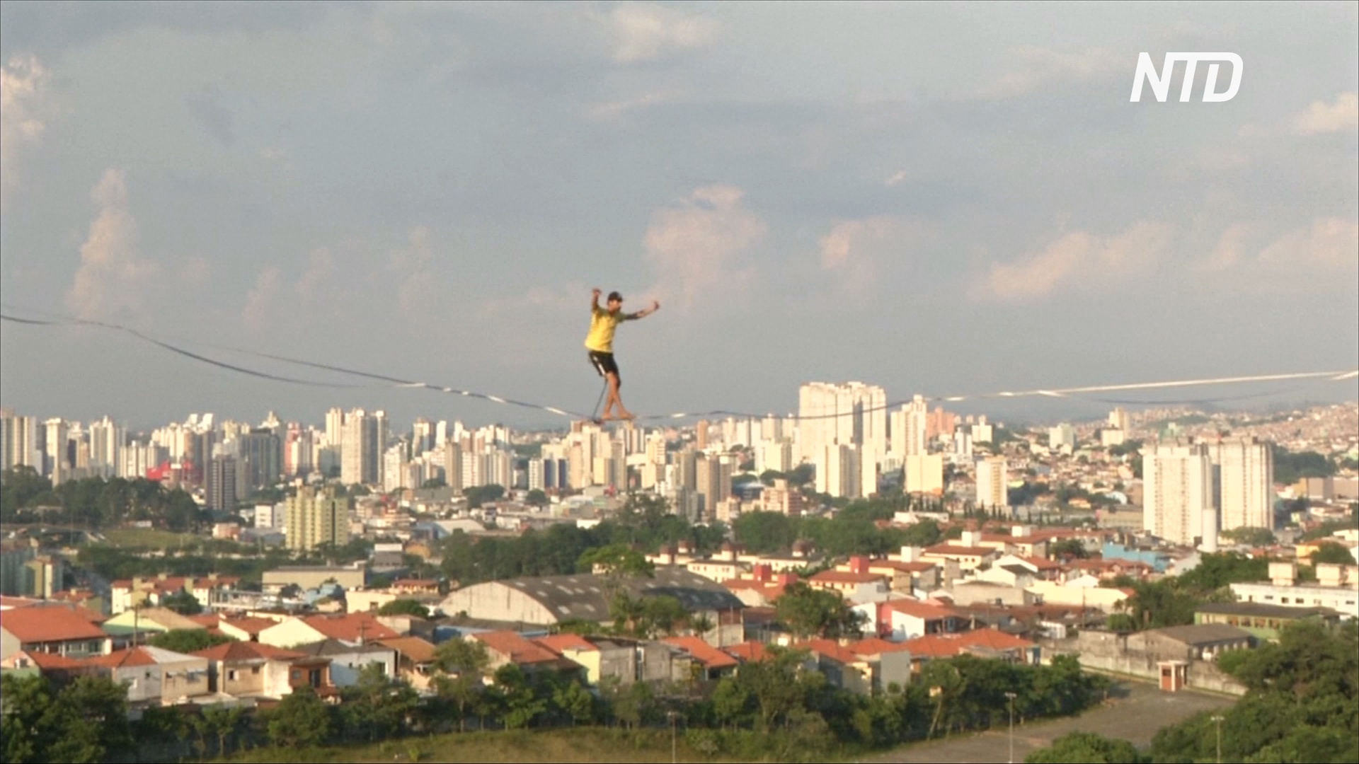 Экстремалы в городе: в Сан-Паулу эквилибристы облюбовали заброшенную стройку