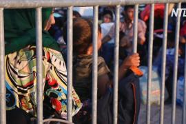 Власти Греции переселяют мигрантов с Лесбоса на материк