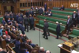 Британский парламент ушёл на перерыв, не утвердив досрочных выборов