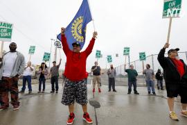 Более 49 тыс. работников GM вышли на забастовку в США