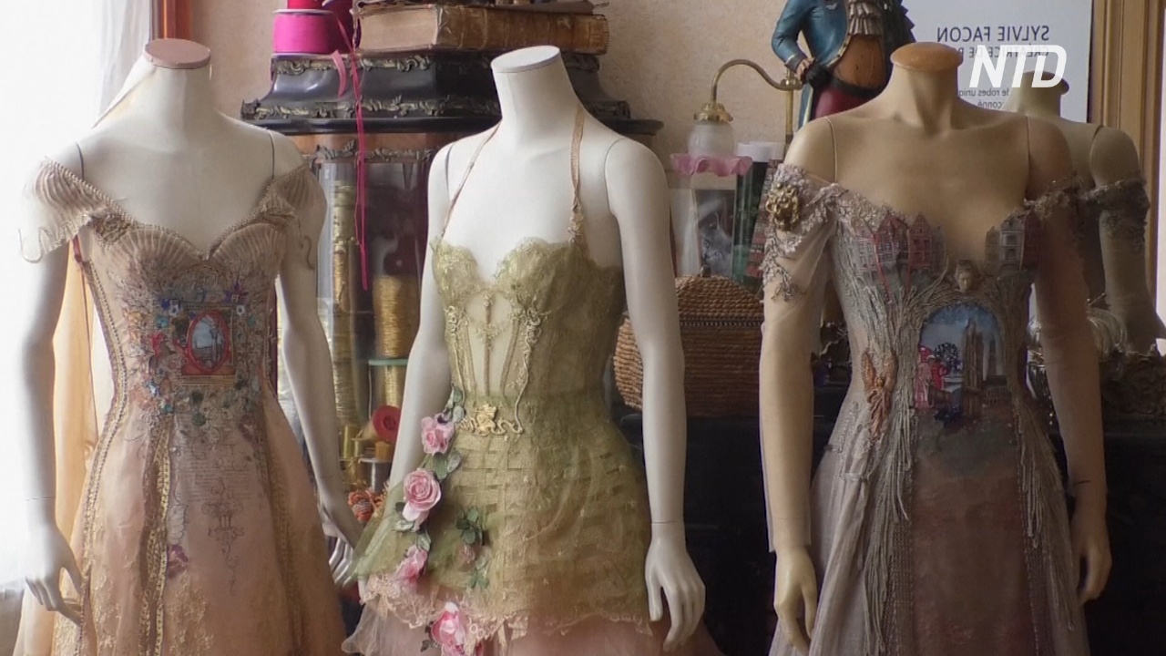 Француженка создаёт платья из книг, скрипок и цветов