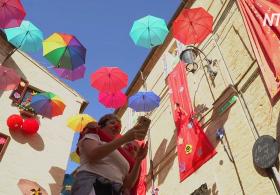 Фестиваль клоунов в Италии: комики призывают почаще смеяться