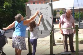 В Испании пожилым предлагают поиграть на площадке