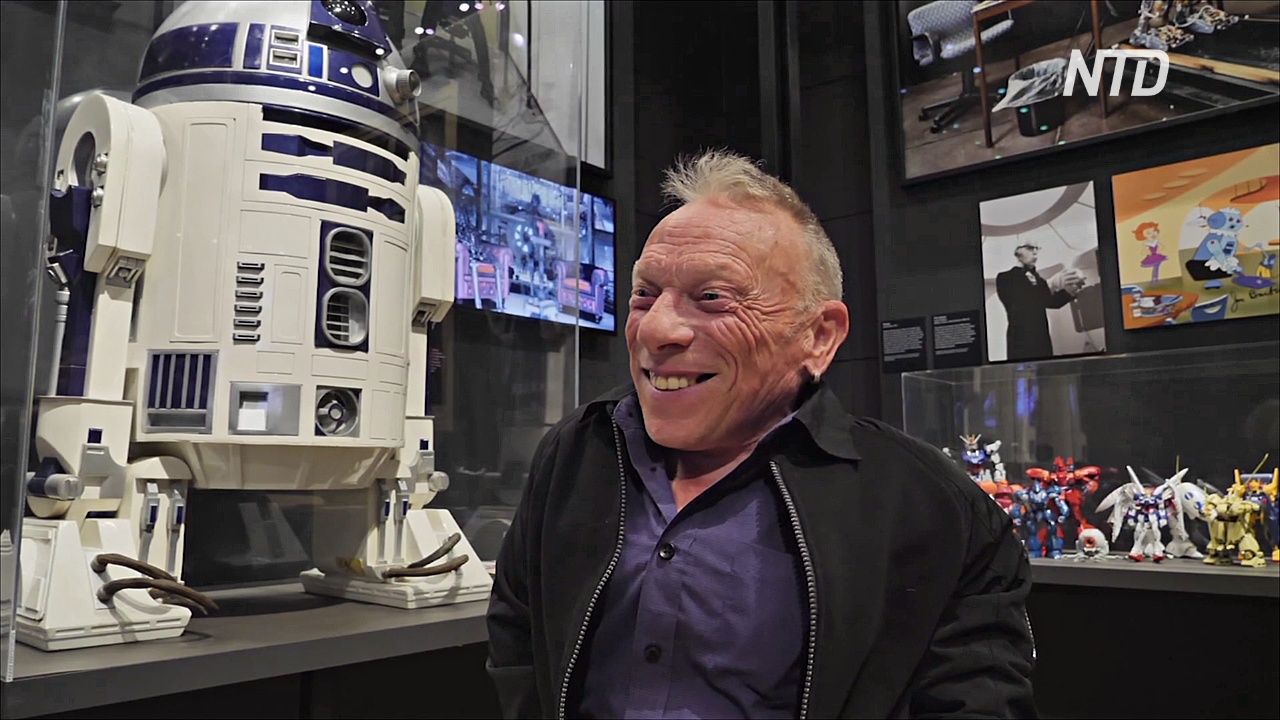 «Привет, робот»: на выставку в Шотландию привезли R2-D2 из «Звёздных войн»