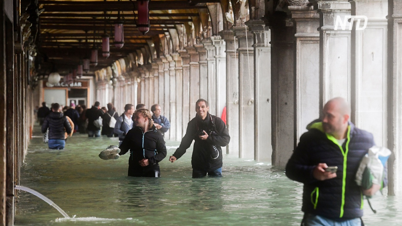 Венецианцы не собираются покидать город после рекордного наводнения
