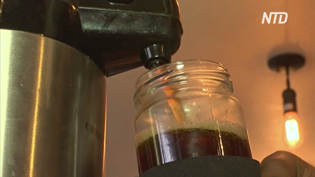 Кафе Калифорнии отказываются от одноразовых стаканчиков