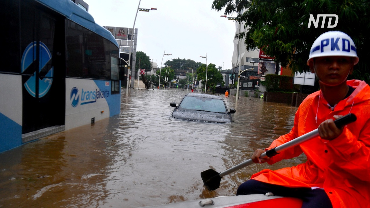 Растёт число погибших в результате наводнения в Джакарте