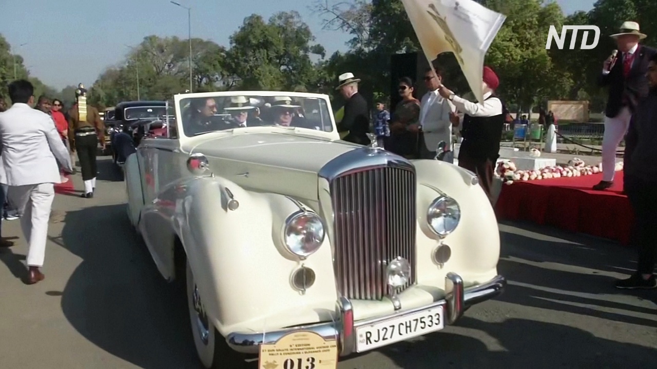 Винтажные Cadillac, Rolls Royce и Bentley выехали на ралли в Индии