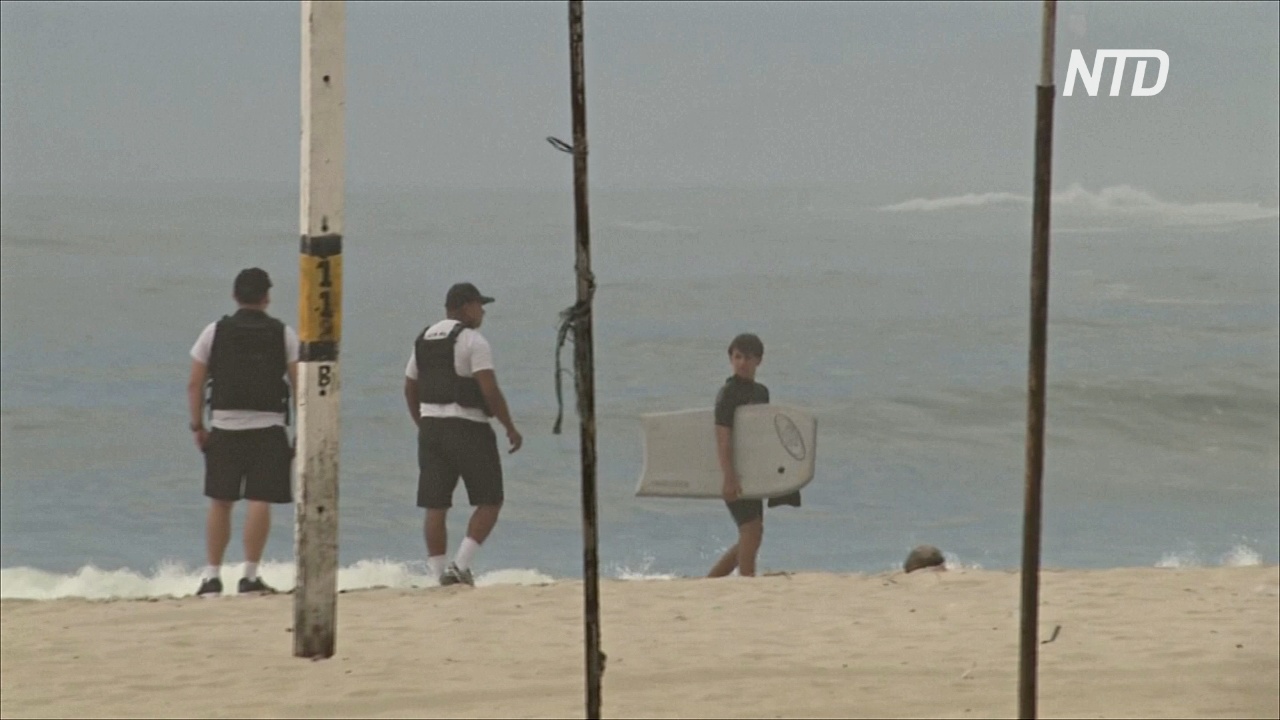 Сёрфинг на карантине: в Рио-де-Жанейро пляжи продолжают манить людей