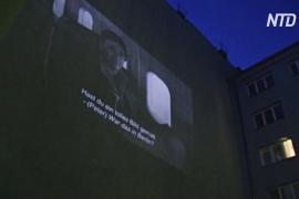 Передвижной кинотеатр показывает фильмы во дворах Берлина