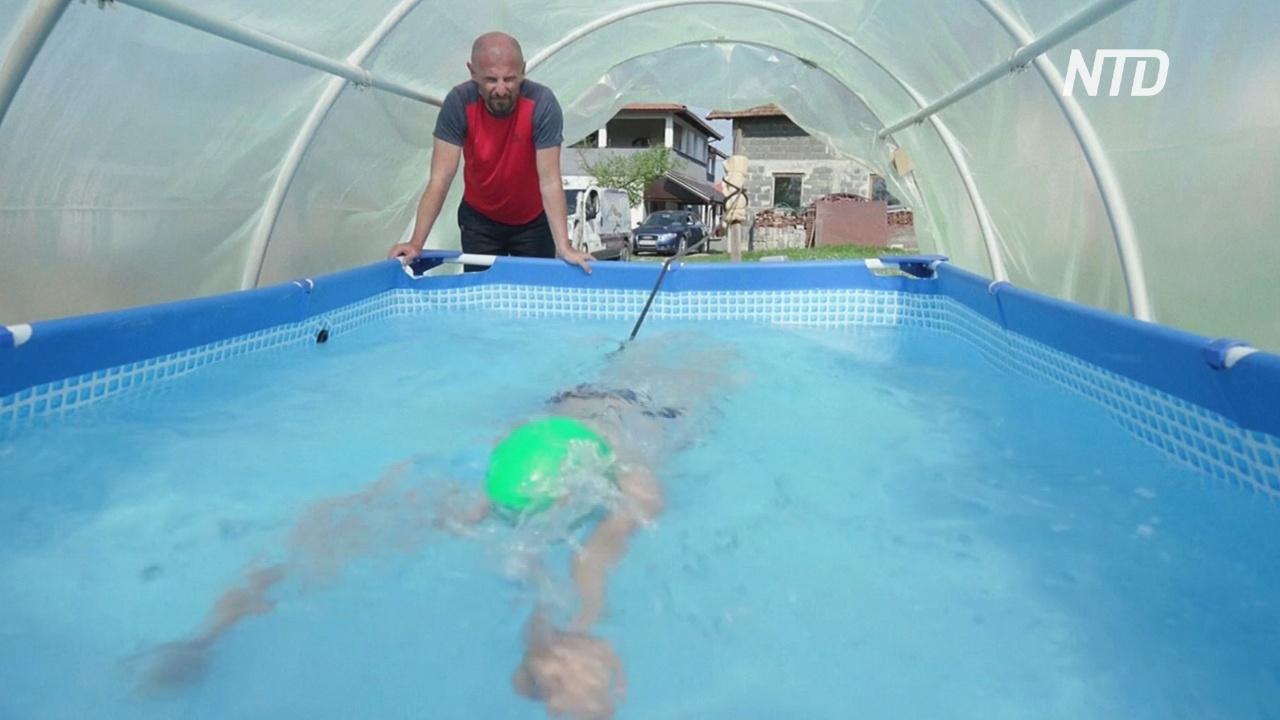 Бассейн в теплице: как боснийская чемпионка тренируется на карантине