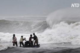 На Индию надвигается мощный циклон