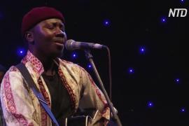 Музыканты Буркина-Фасо выступают онлайн в реальном времени