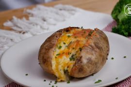 Запечённый картофель с брокколи сыром